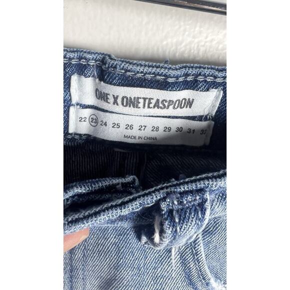 One Teaspoon Legend Distressed High Waist Mom Fit Mid Length Short Sz 23 EUC‎ - Picture 9 of 11